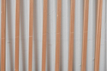 ヴィンテージ建具　昭和中期　すっきりとした直線の美しさが際立つ格子欄間2枚セット　(R-085078)