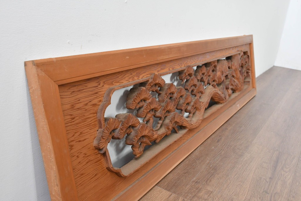 ヴィンテージ建具　松に鶴の図　丁寧に彫り込まれた彫刻入り欄間2枚セット　(R-085083)