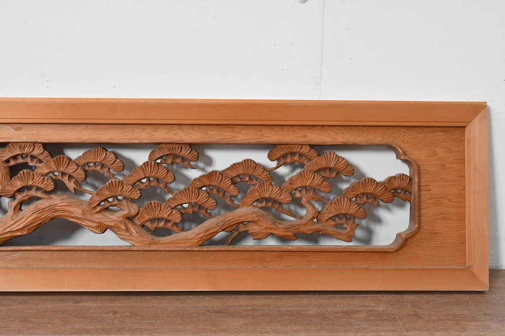 ヴィンテージ建具　松に鶴の図　丁寧に彫り込まれた彫刻入り欄間2枚セット　(R-085083)