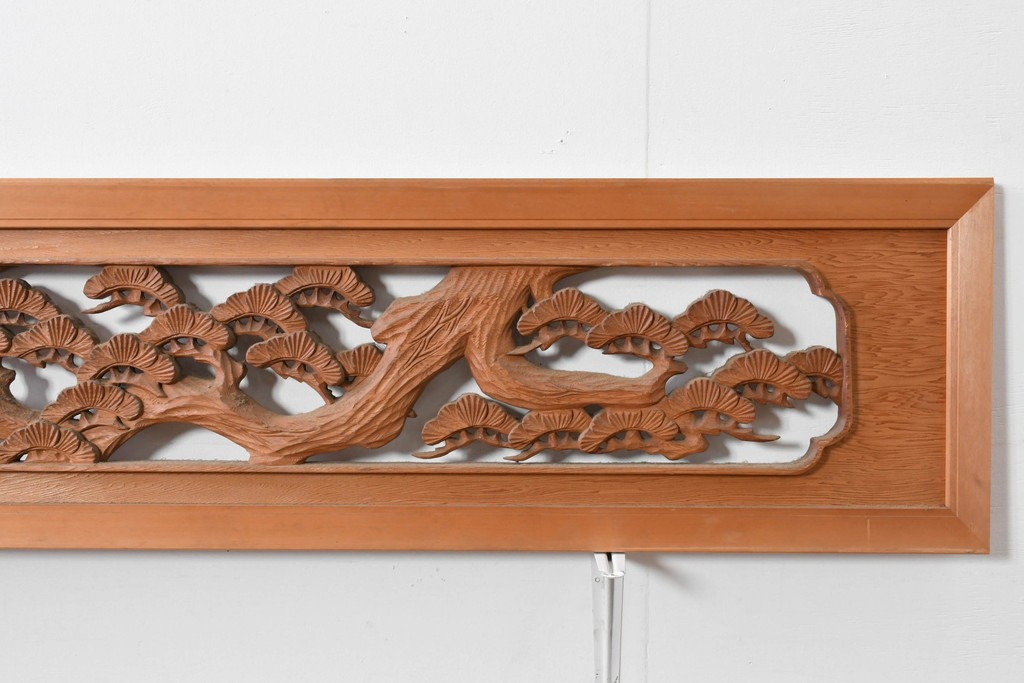 ヴィンテージ建具　松に鶴の図　丁寧に彫り込まれた彫刻入り欄間2枚セット　(R-085083)