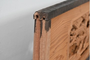 ヴィンテージ建具　昭和中期～後期　松竹梅の木彫りが両面に施された欄間2枚セット　(R-085084)