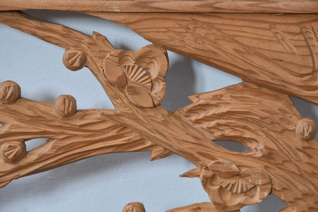 ヴィンテージ建具　昭和中期～後期　松竹梅の木彫りが両面に施された欄間2枚セット　(R-085084)