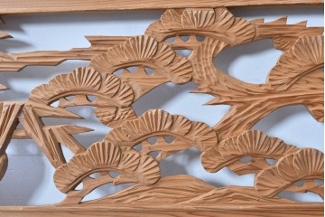 ヴィンテージ建具　昭和中期～後期　松竹梅の木彫りが両面に施された欄間2枚セット　(R-085084)