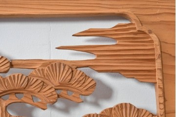 ヴィンテージ建具　昭和中期～後期　松竹梅の木彫りが両面に施された欄間2枚セット　(R-085084)