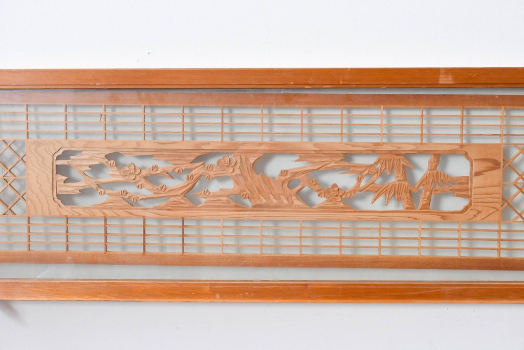 ヴィンテージ建具　昭和後期　繊細な組子と松竹梅の彫刻が入った両面ガラス欄間2枚セット　(R-085087)