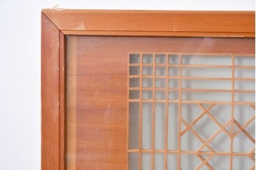 ヴィンテージ建具　昭和後期　繊細な組子と松竹梅の彫刻が入った両面ガラス欄間2枚セット　(R-085087)