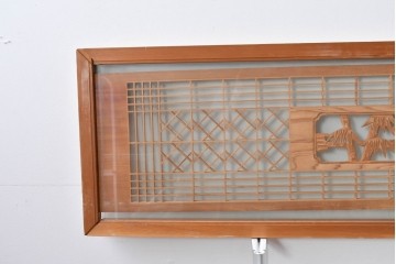 ヴィンテージ建具　昭和後期　繊細な組子と松竹梅の彫刻が入った両面ガラス欄間2枚セット　(R-085087)