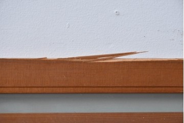 ヴィンテージ建具　昭和後期　繊細な組子と松竹梅の彫刻が入った両面ガラス欄間2枚セット　(R-085087)