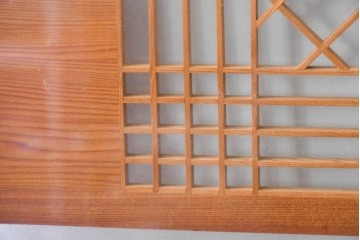 ヴィンテージ建具　昭和後期　繊細な組子と松竹梅の彫刻が入った両面ガラス欄間2枚セット　(R-085087)