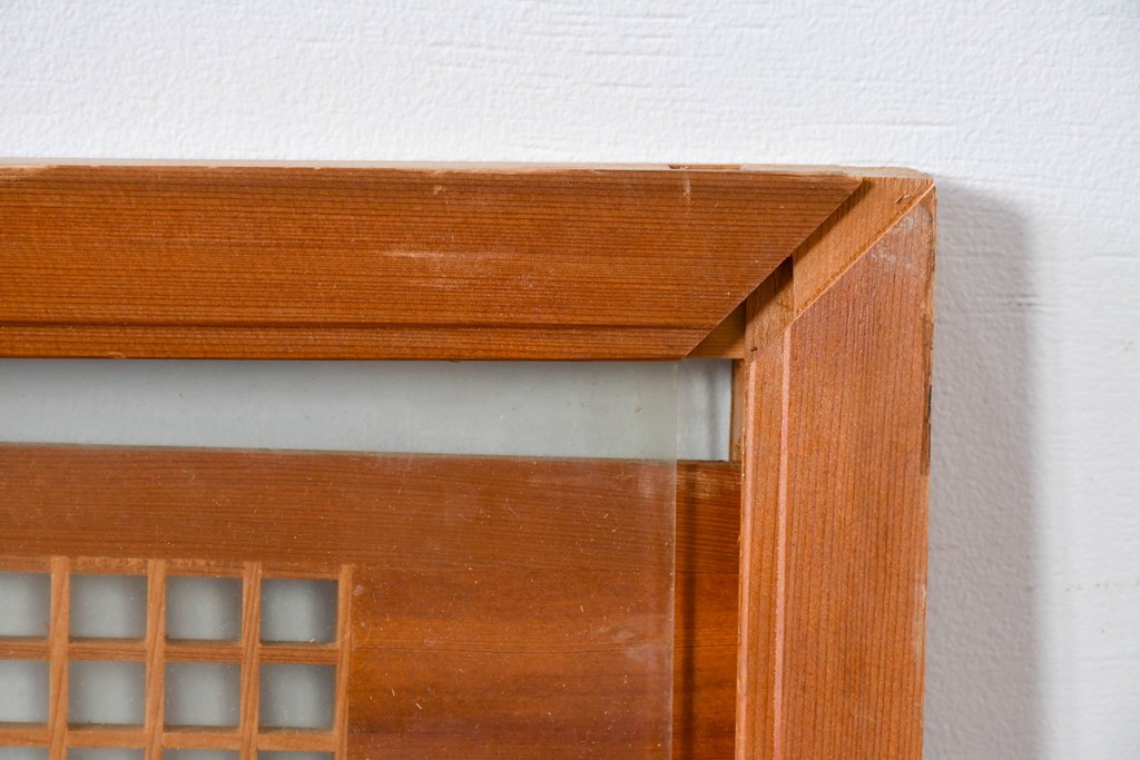 ヴィンテージ建具　昭和後期　繊細な組子と松竹梅の彫刻が入った両面ガラス欄間2枚セット　(R-085087)