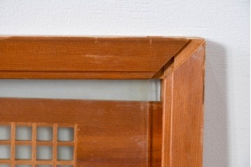 ヴィンテージ建具　昭和後期　繊細な組子と松竹梅の彫刻が入った両面ガラス欄間2枚セット　(R-085087)