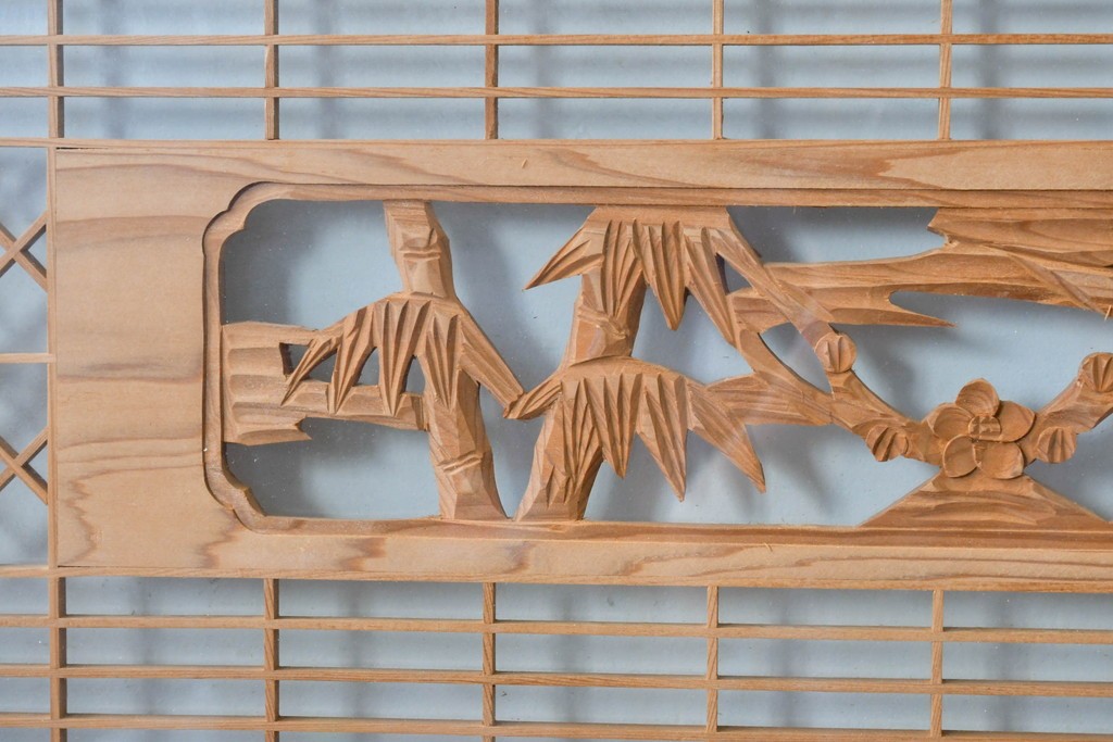 ヴィンテージ建具　昭和後期　繊細な組子と松竹梅の彫刻が入った両面ガラス欄間2枚セット　(R-085087)