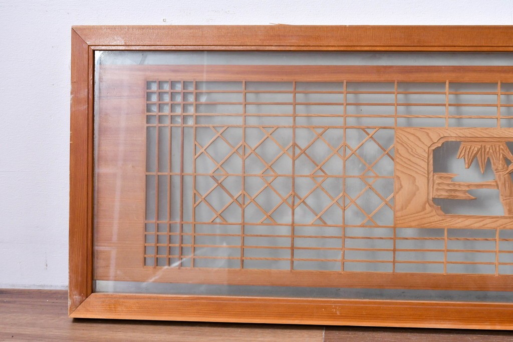 ヴィンテージ建具　昭和後期　繊細な組子と松竹梅の彫刻が入った両面ガラス欄間2枚セット　(R-085087)