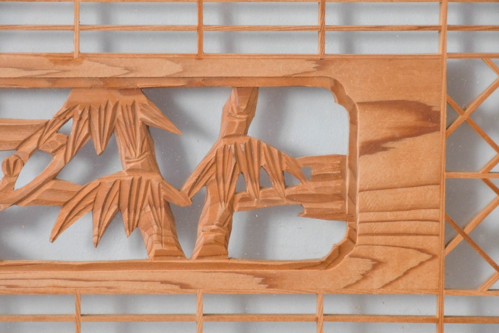 ヴィンテージ建具　昭和後期　繊細な組子と松竹梅の彫刻が入った両面ガラス欄間2枚セット　(R-085087)