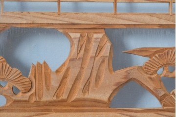 ヴィンテージ建具　昭和後期　繊細な組子と松竹梅の彫刻が入った両面ガラス欄間2枚セット　(R-085087)