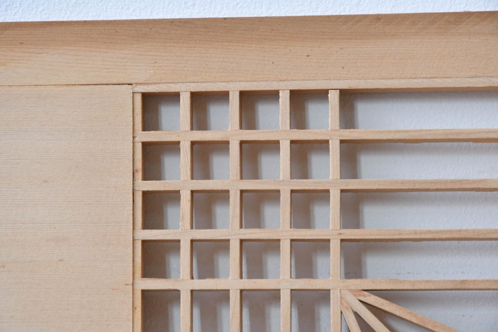 ヴィンテージ建具　昭和後期　松竹梅の彫刻と麻の葉文様が入った組子欄間2枚セット　(R-085088)