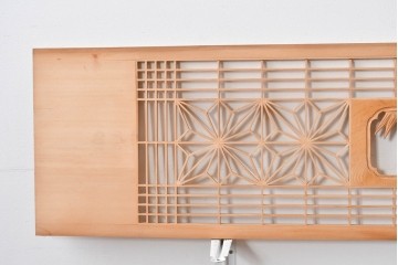 ヴィンテージ建具　昭和後期　松竹梅の彫刻と麻の葉文様が入った組子欄間2枚セット　(R-085088)