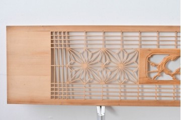 ヴィンテージ建具　昭和後期　松竹梅の彫刻と麻の葉文様が入った組子欄間2枚セット　(R-085088)