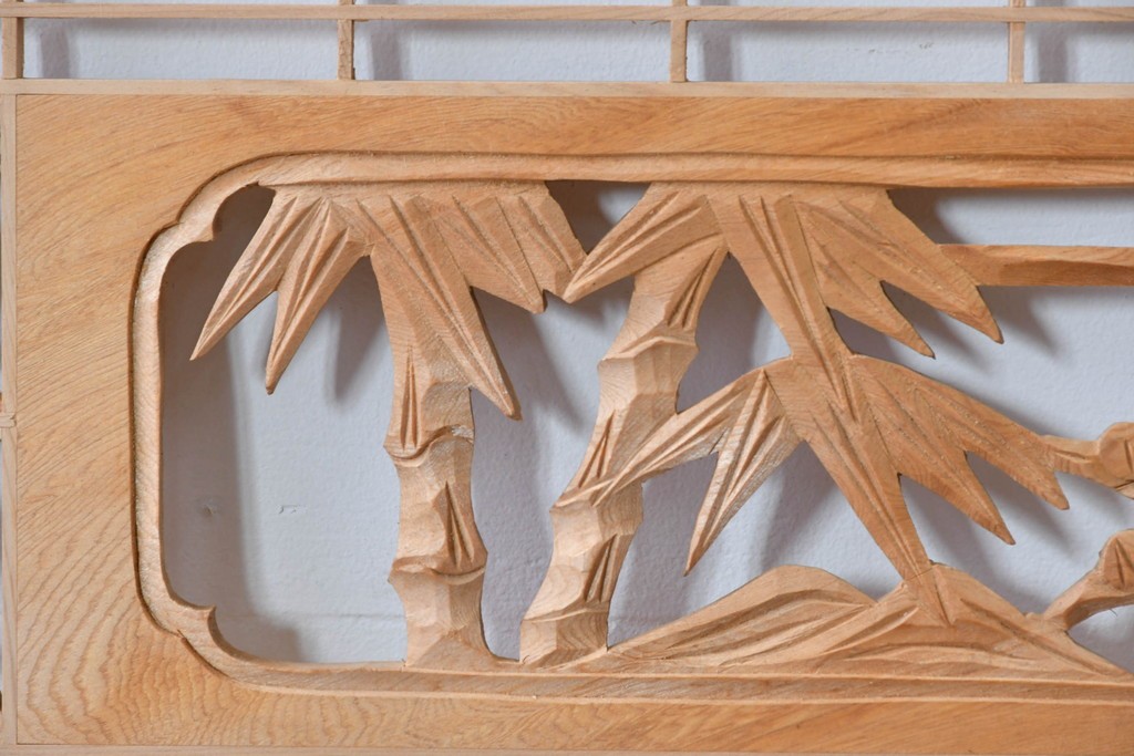 ヴィンテージ建具　昭和後期　松竹梅の彫刻と麻の葉文様が入った組子欄間2枚セット　(R-085088)