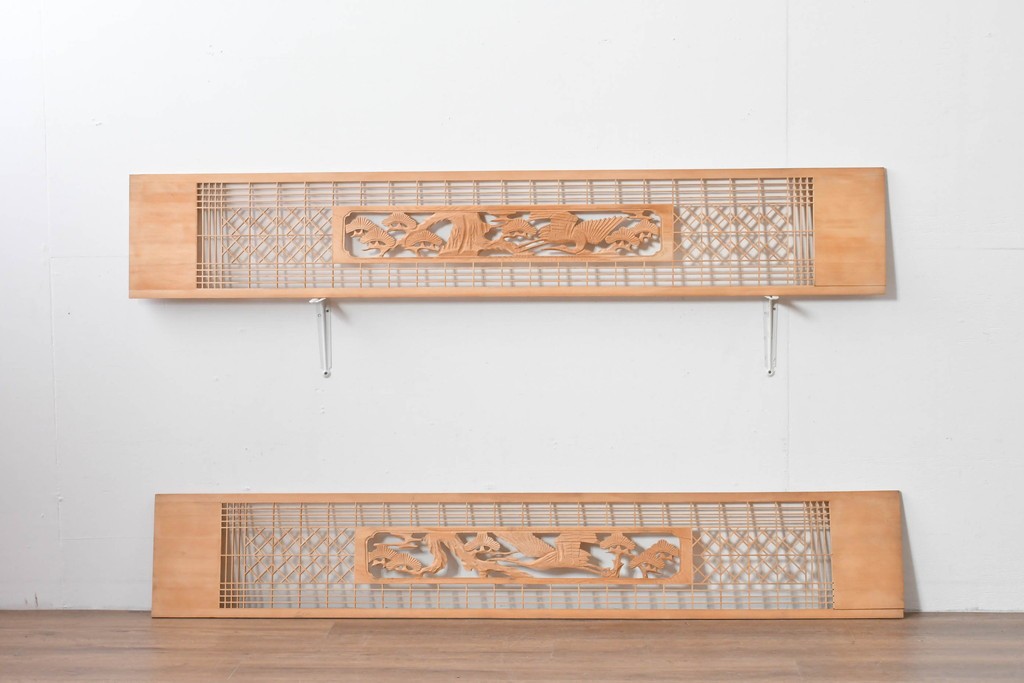 ヴィンテージ建具　昭和後期　松に鶴の彫刻が入った組子欄間2枚セット　(R-085089)