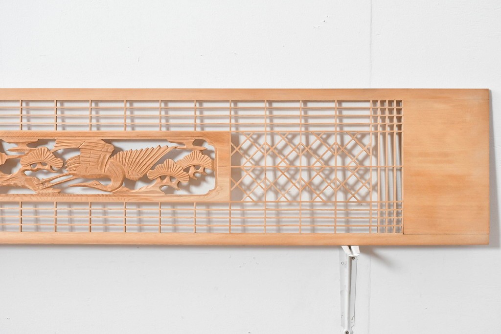 ヴィンテージ建具　昭和後期　松に鶴の彫刻が入った組子欄間2枚セット　(R-085089)