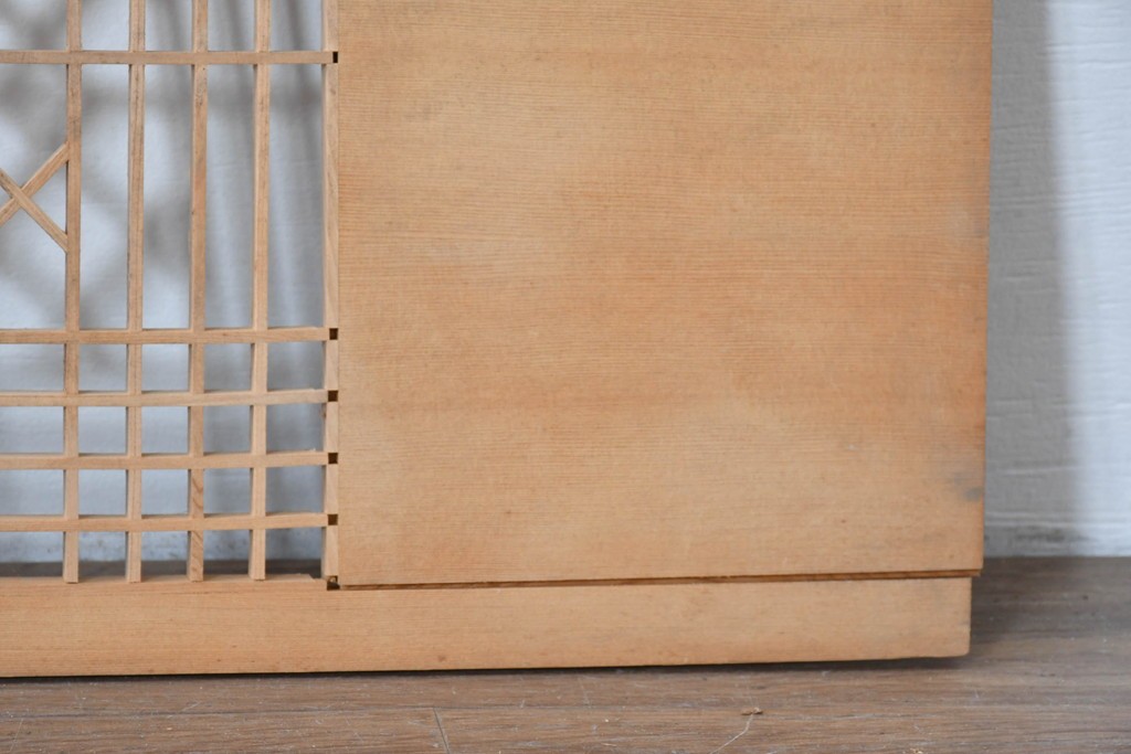 ヴィンテージ建具　昭和後期　松に鶴の彫刻が入った組子欄間2枚セット　(R-085089)