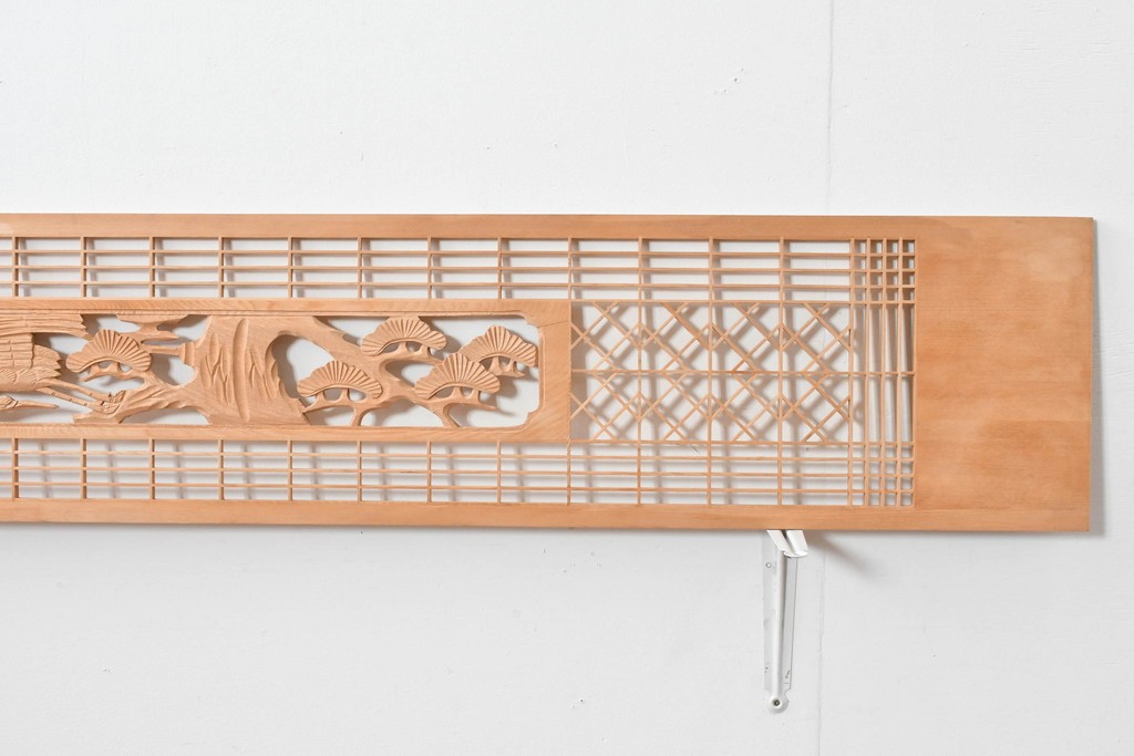 ヴィンテージ建具　昭和後期　松に鶴の彫刻が入った組子欄間2枚セット　(R-085089)