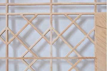 ヴィンテージ建具　昭和後期　松に鶴の彫刻が入った組子欄間2枚セット　(R-085089)