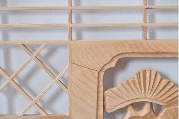 ヴィンテージ建具　昭和後期　松に鶴の彫刻が入った組子欄間2枚セット　(R-085089)