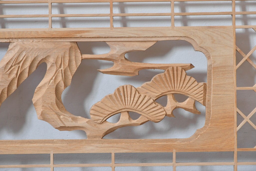 ヴィンテージ建具　昭和後期　松に鶴の彫刻が入った組子欄間2枚セット　(R-085089)