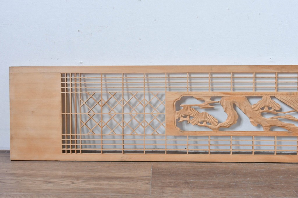 ヴィンテージ建具　昭和後期　松に鶴の彫刻が入った組子欄間2枚セット　(R-085089)