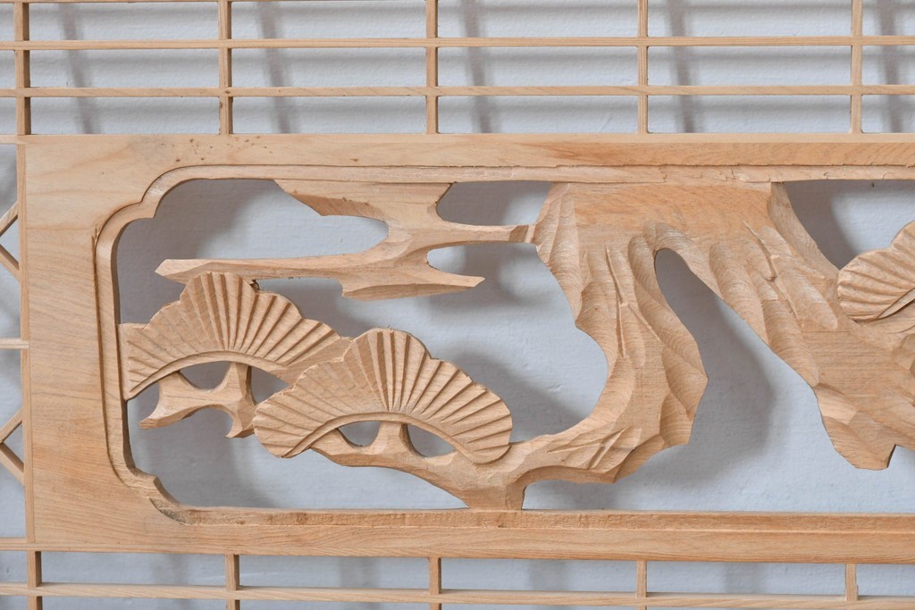 ヴィンテージ建具　昭和後期　松に鶴の彫刻が入った組子欄間2枚セット　(R-085089)