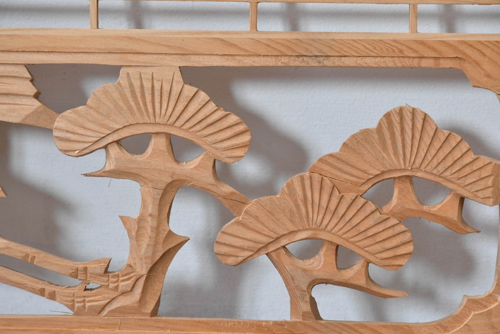 ヴィンテージ建具　昭和後期　松に鶴の彫刻が入った組子欄間2枚セット　(R-085089)