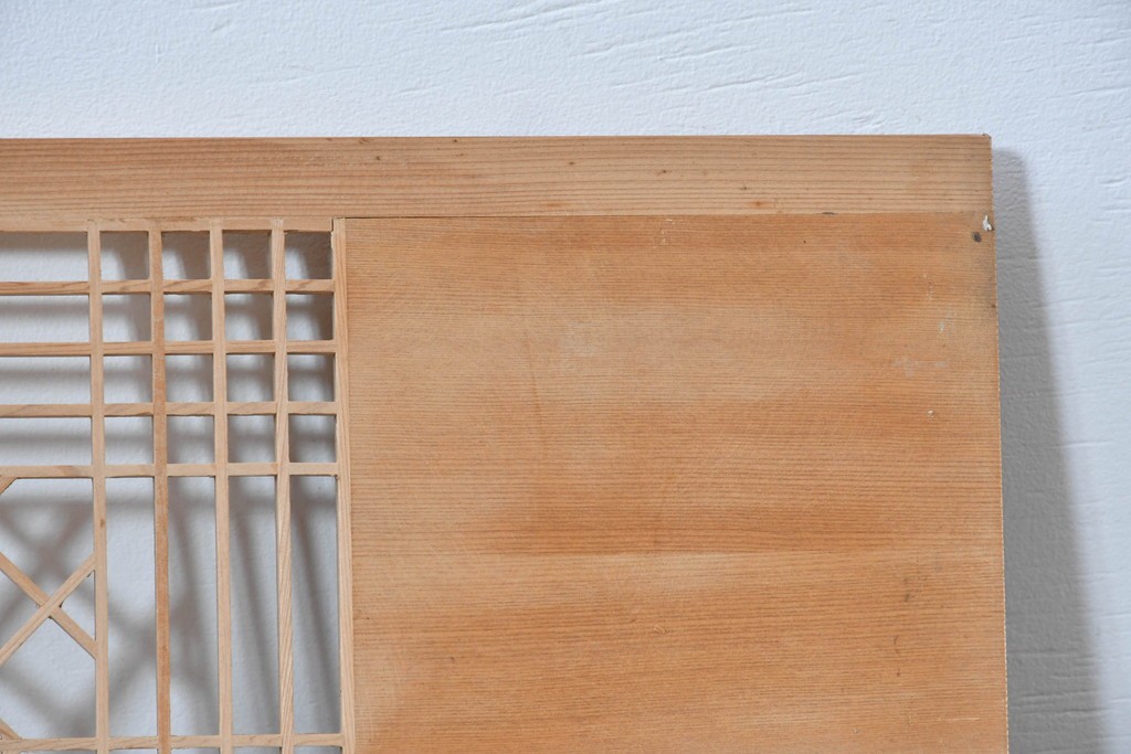 ヴィンテージ建具　昭和後期　松に鶴の彫刻が入った組子欄間2枚セット　(R-085089)