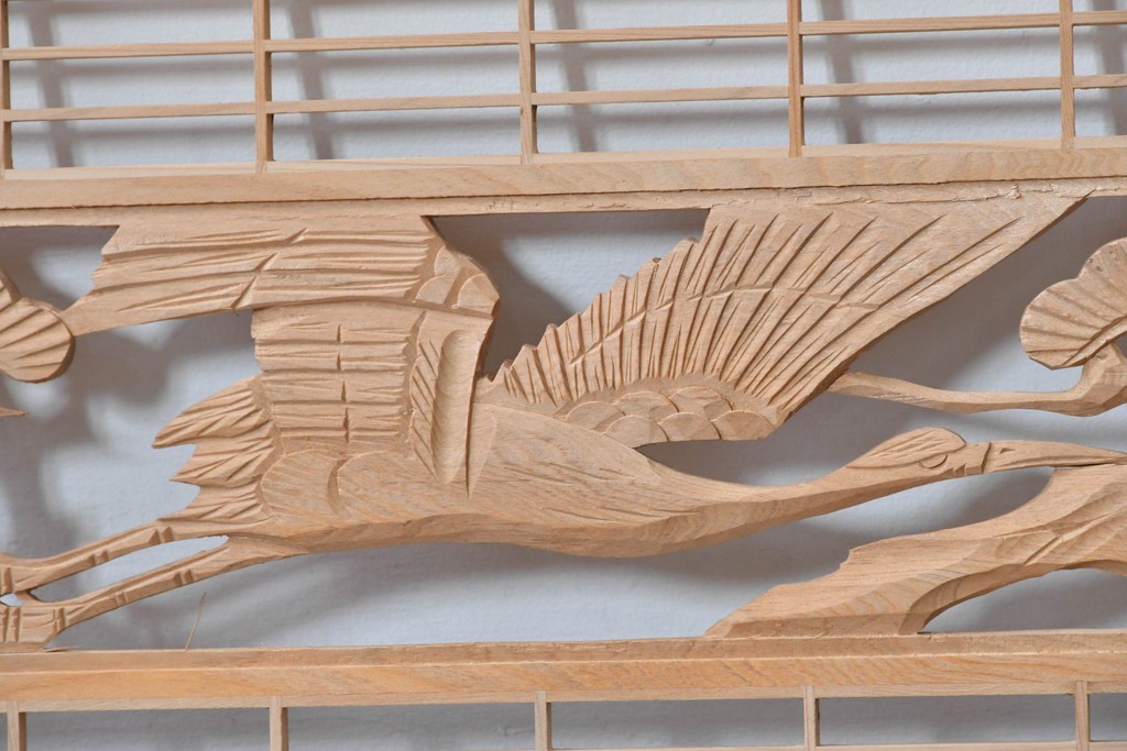 ヴィンテージ建具　昭和後期　松に鶴の彫刻が入った組子欄間2枚セット　(R-085089)