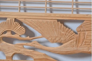 ヴィンテージ建具　昭和後期　松に鶴の彫刻と麻の葉文様が入った組子欄間2枚セット　(R-085090)