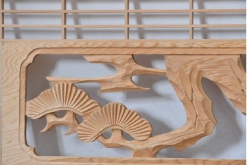 ヴィンテージ建具　昭和後期　松に鶴の彫刻と麻の葉文様が入った組子欄間2枚セット　(R-085090)