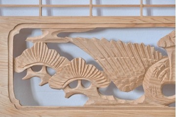 ヴィンテージ建具　昭和後期　松に鶴の彫刻と麻の葉文様が入った組子欄間2枚セット　(R-085090)