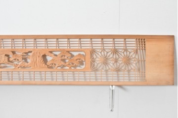 ヴィンテージ建具　昭和後期　松に鶴の彫刻と麻の葉文様が入った組子欄間2枚セット　(R-085090)