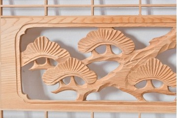 ヴィンテージ建具　昭和後期　松に鶴の彫刻と麻の葉文様が入った組子欄間2枚セット　(R-085090)