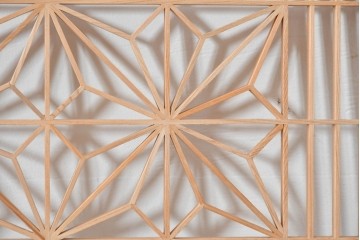 ヴィンテージ建具　昭和後期　彫刻入り　組子細工と松竹図の彫刻が味わい深い欄間2枚セット　(R-085091)