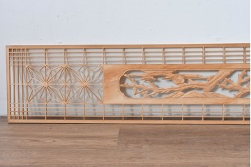 ヴィンテージ建具　昭和後期　彫刻入り　組子細工と松竹図の彫刻が味わい深い欄間2枚セット　(R-085091)