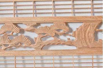 ヴィンテージ建具　昭和後期　彫刻入り　組子細工と松竹図の彫刻が味わい深い欄間2枚セット　(R-085091)