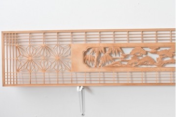 ヴィンテージ建具　昭和後期　彫刻入り　組子細工と松竹図の彫刻が味わい深い欄間2枚セット　(R-085091)