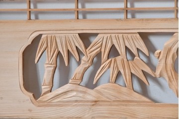 ヴィンテージ建具　昭和後期　松竹梅図の彫刻意匠が映える組子細工の欄間2枚セット　(R-085092)