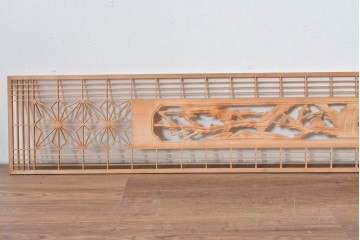 ヴィンテージ建具　昭和後期　松竹梅図の彫刻意匠が映える組子細工の欄間2枚セット　(R-085092)