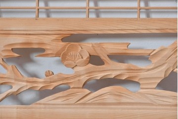 ヴィンテージ建具　昭和後期　松竹梅図の彫刻意匠が映える組子細工の欄間2枚セット　(R-085092)