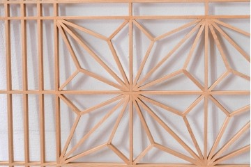 ヴィンテージ建具　昭和後期　松竹梅図の彫刻意匠が映える組子細工の欄間2枚セット　(R-085092)