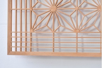 ヴィンテージ建具　昭和後期　松竹梅図の彫刻意匠が映える組子細工の欄間2枚セット　(R-085092)