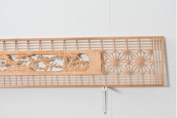 ヴィンテージ建具　昭和後期　彫刻入り　松竹梅図の意匠と組子細工が調和する欄間2枚セット　(R-085093)